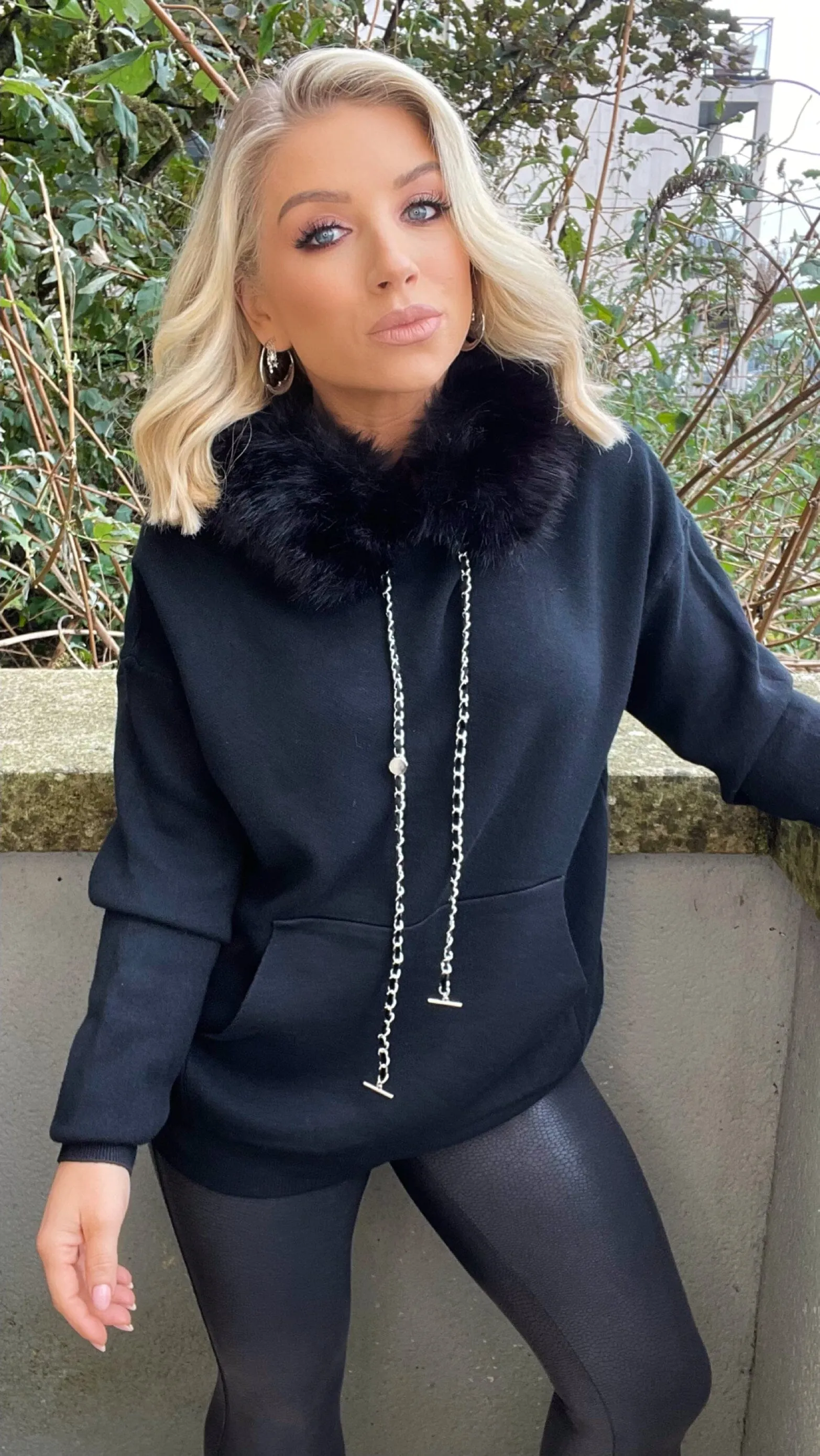 LOLA HOODED SWEATER - BLACK